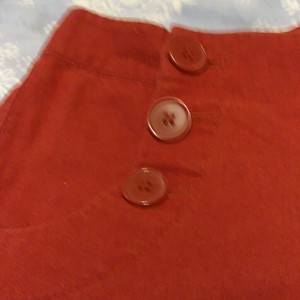 Shorts - Picture 2 of 4